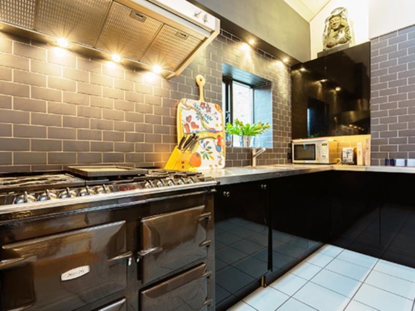 Veeve  Scampston Mews Townhouse