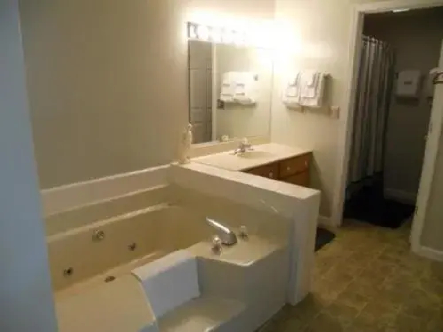 Gatlinburg Chateau Condo #506 by RedAwning