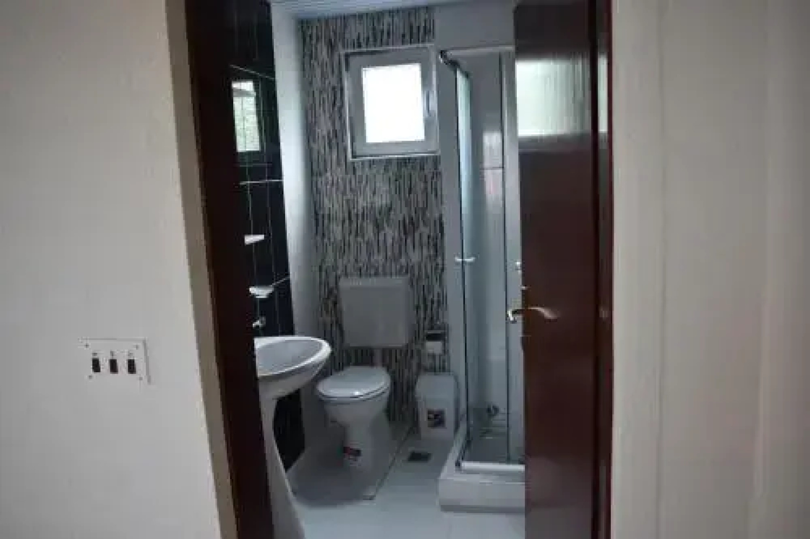 Shoposki Guest House