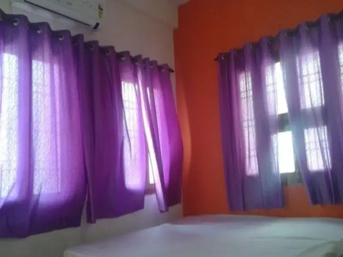 16 Mani Guest House