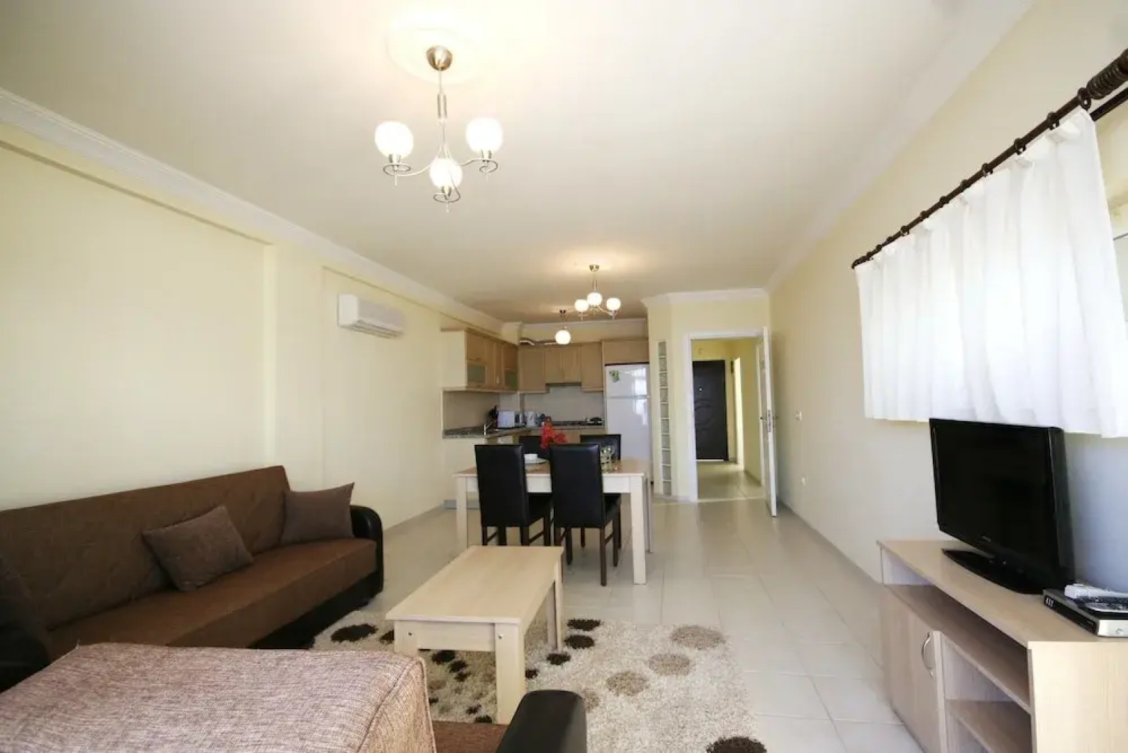 Important Group Turqouise Homes Beryl