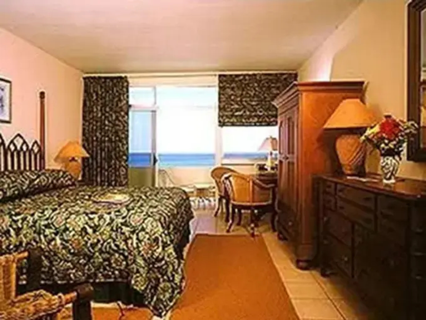 Grape Bay Beach Hotel