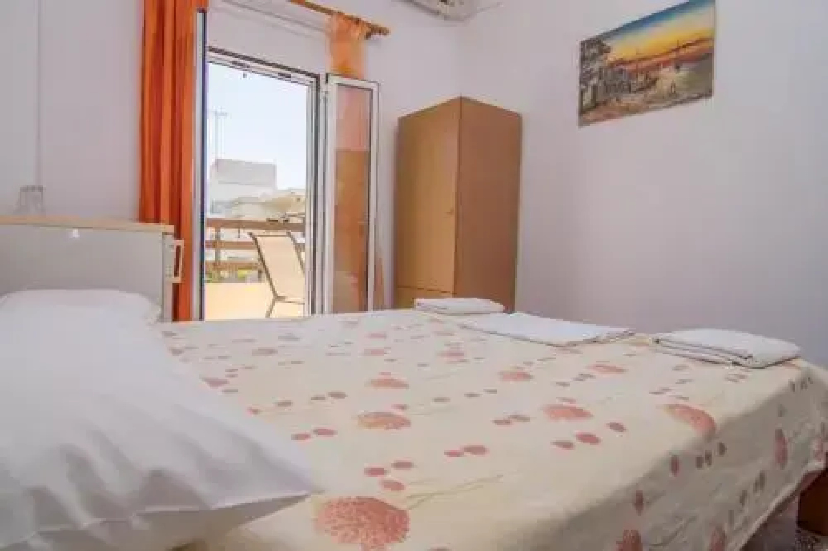 Nicole Rooms