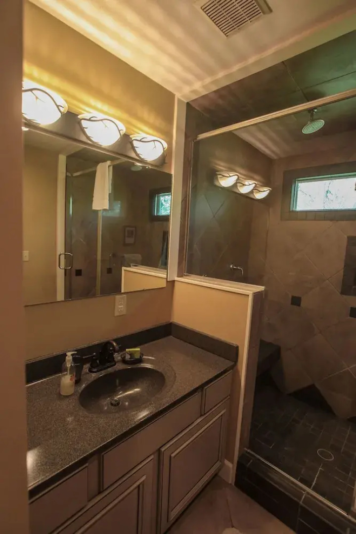 Couples Paradise - Hocking Hills