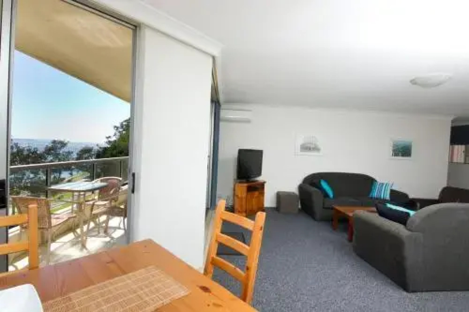 Beachpoint, Unit 303, 28 North Street