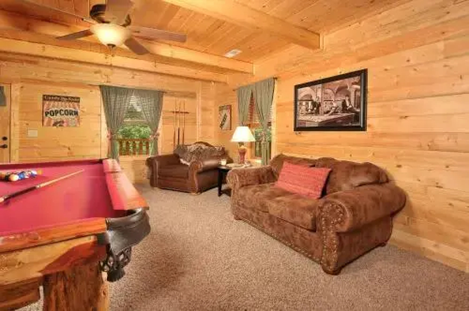 Majestic Sunset - 4 Br cabin by RedAwning