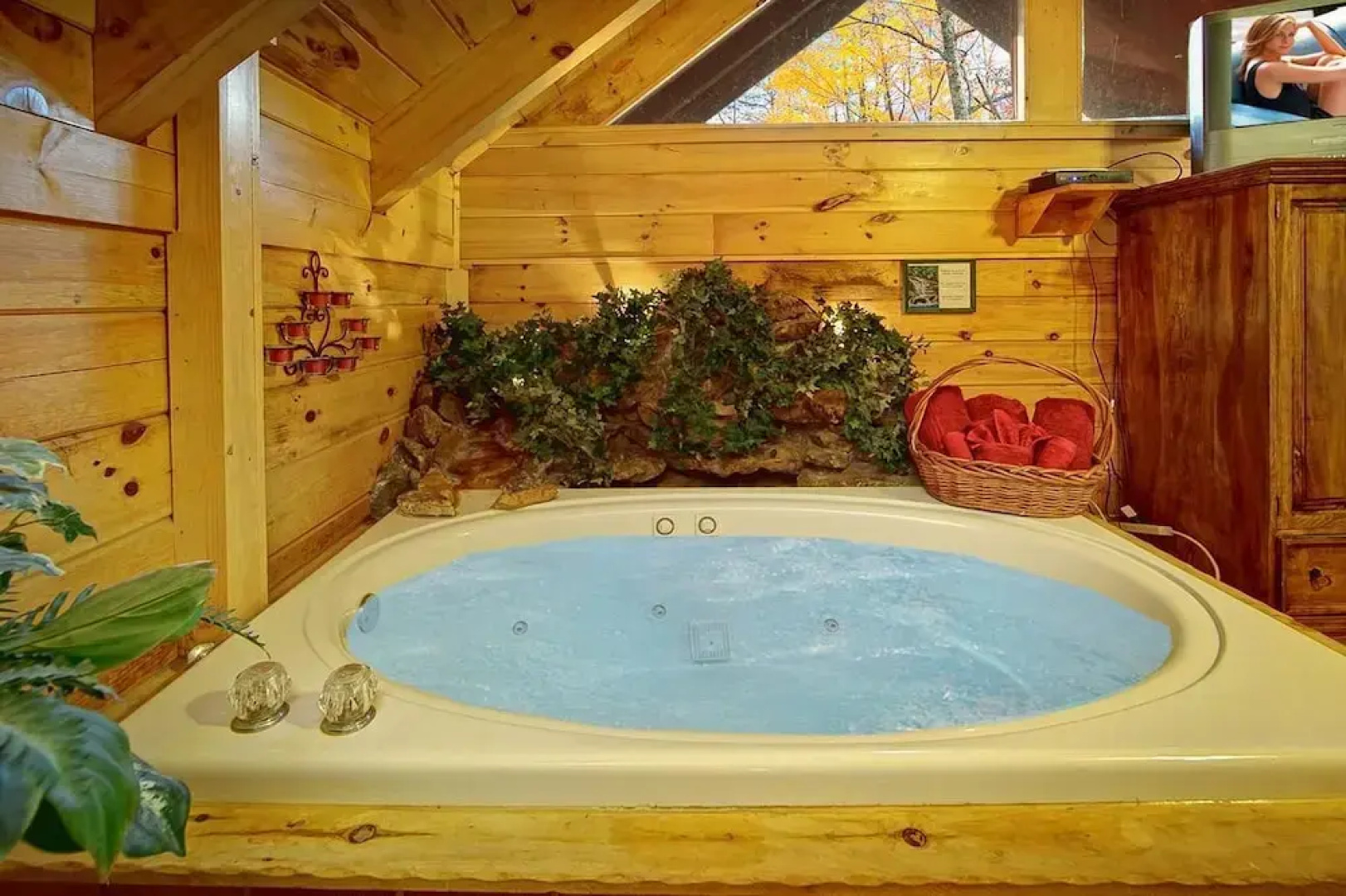 Creekside Hideaway