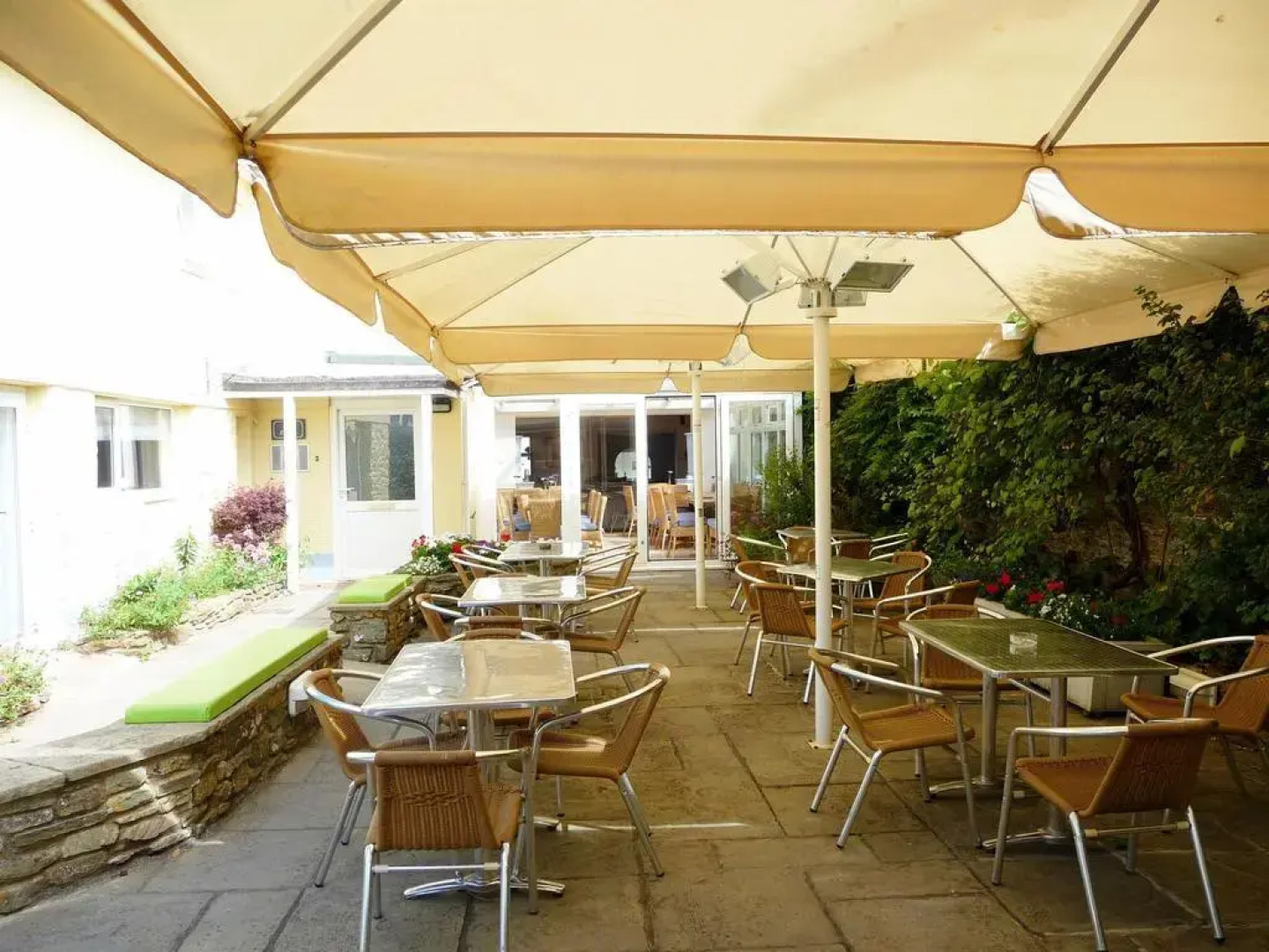 Lodge Hotel
