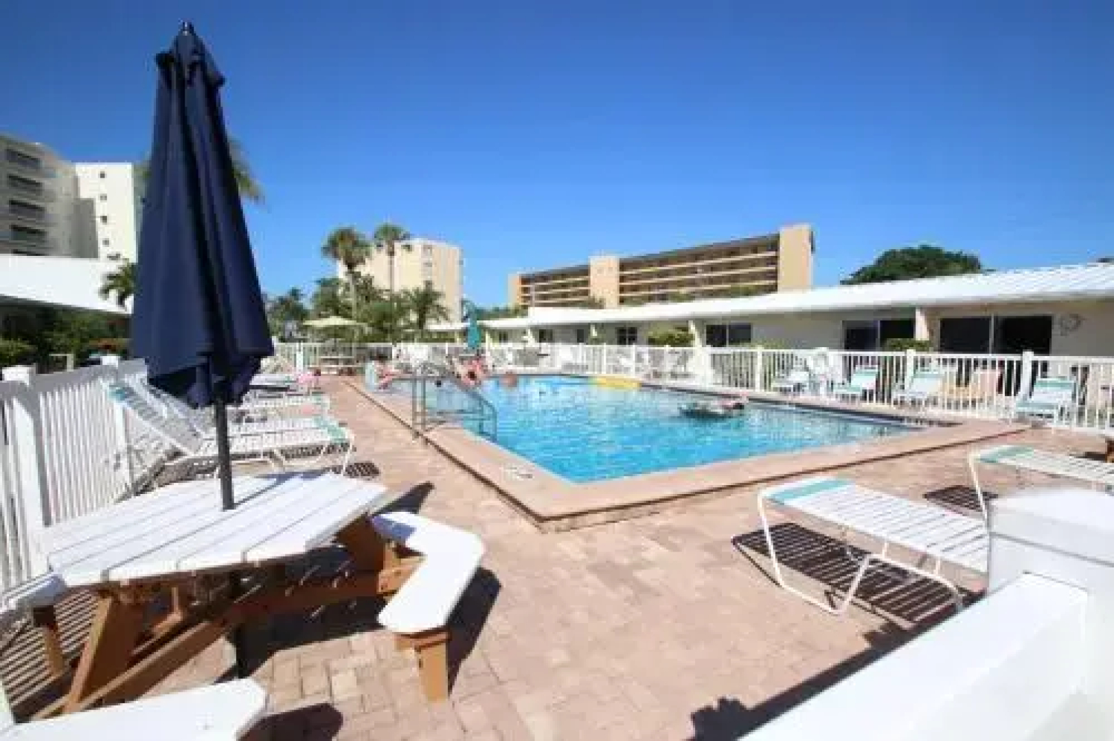Beach Condo on Siesta Key Beach With Heated Pool