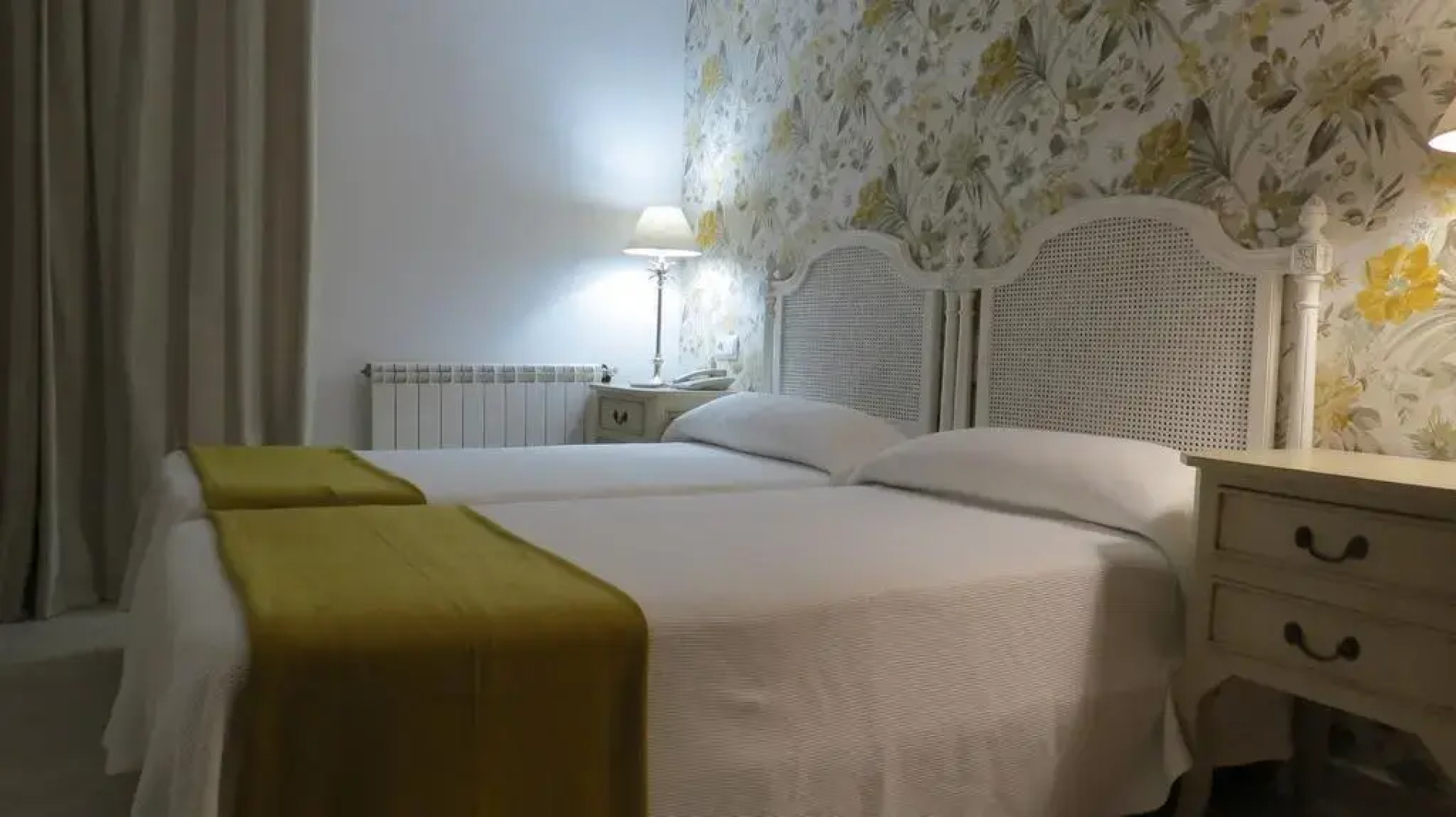 Hostal Montemayor