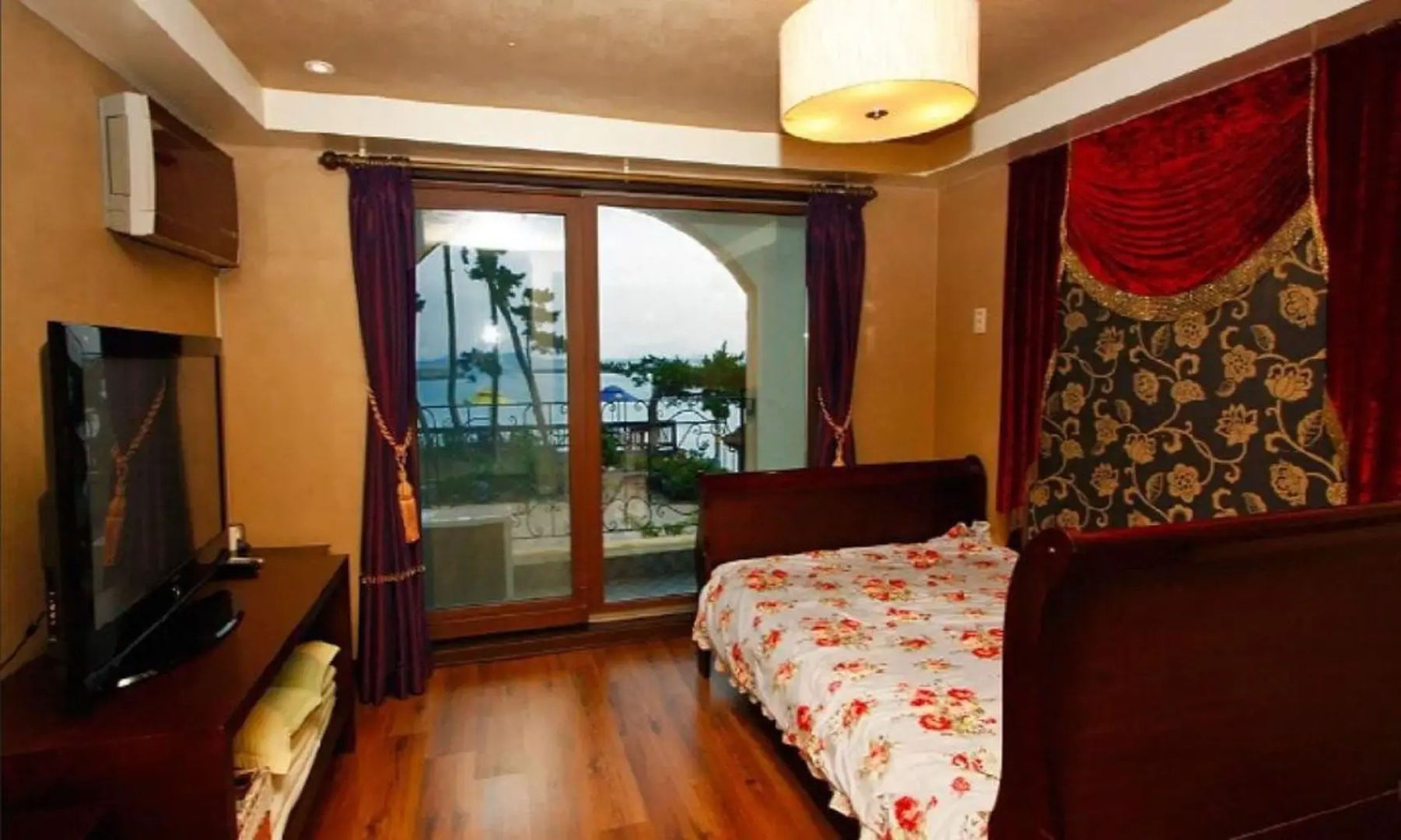 Marina Beach Pension