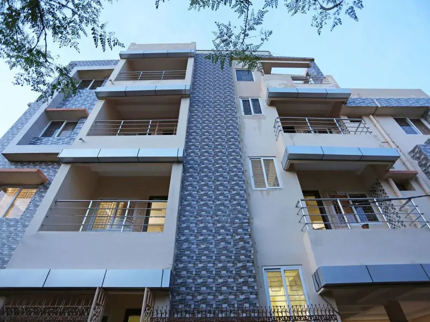 SR Corporate Guest House