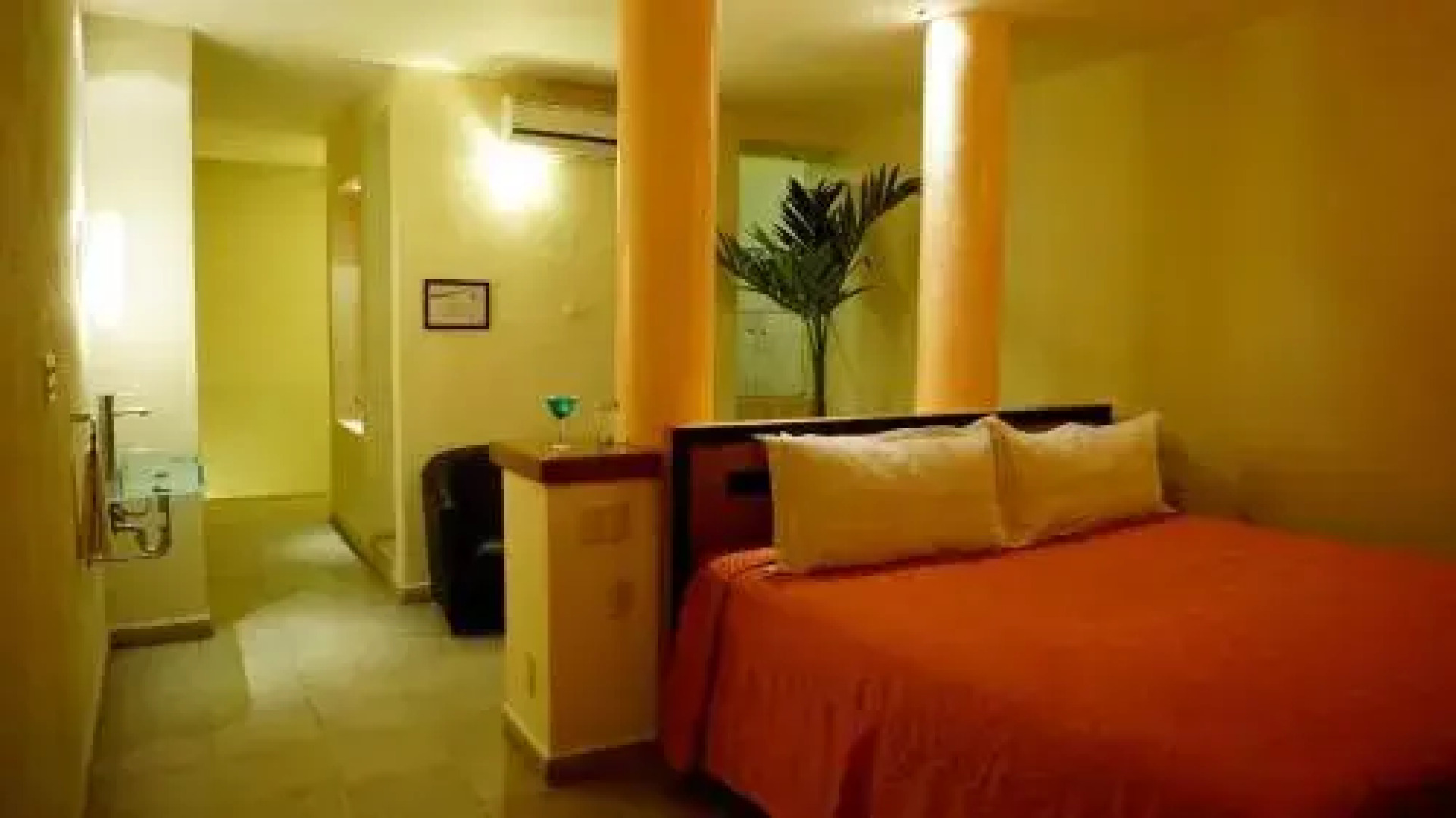 Flamingos Auto Hotel