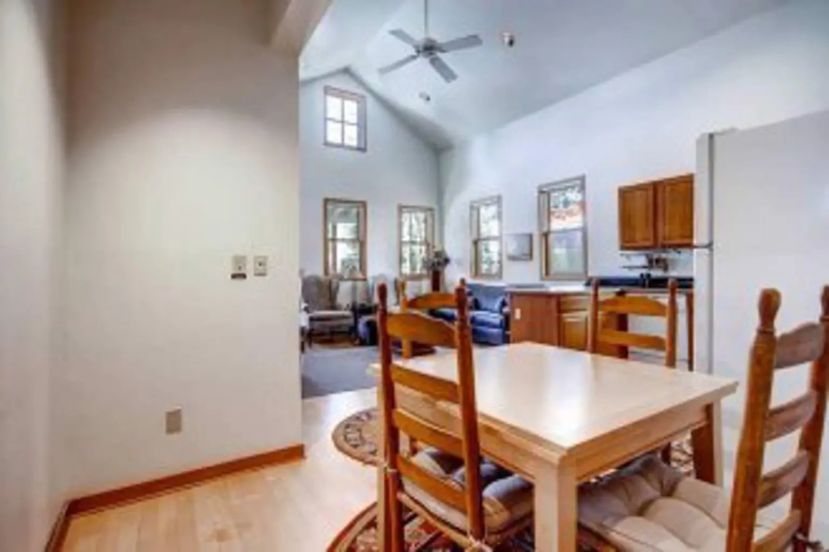 French Street Cottage Main Street By Pinnacle Lodging