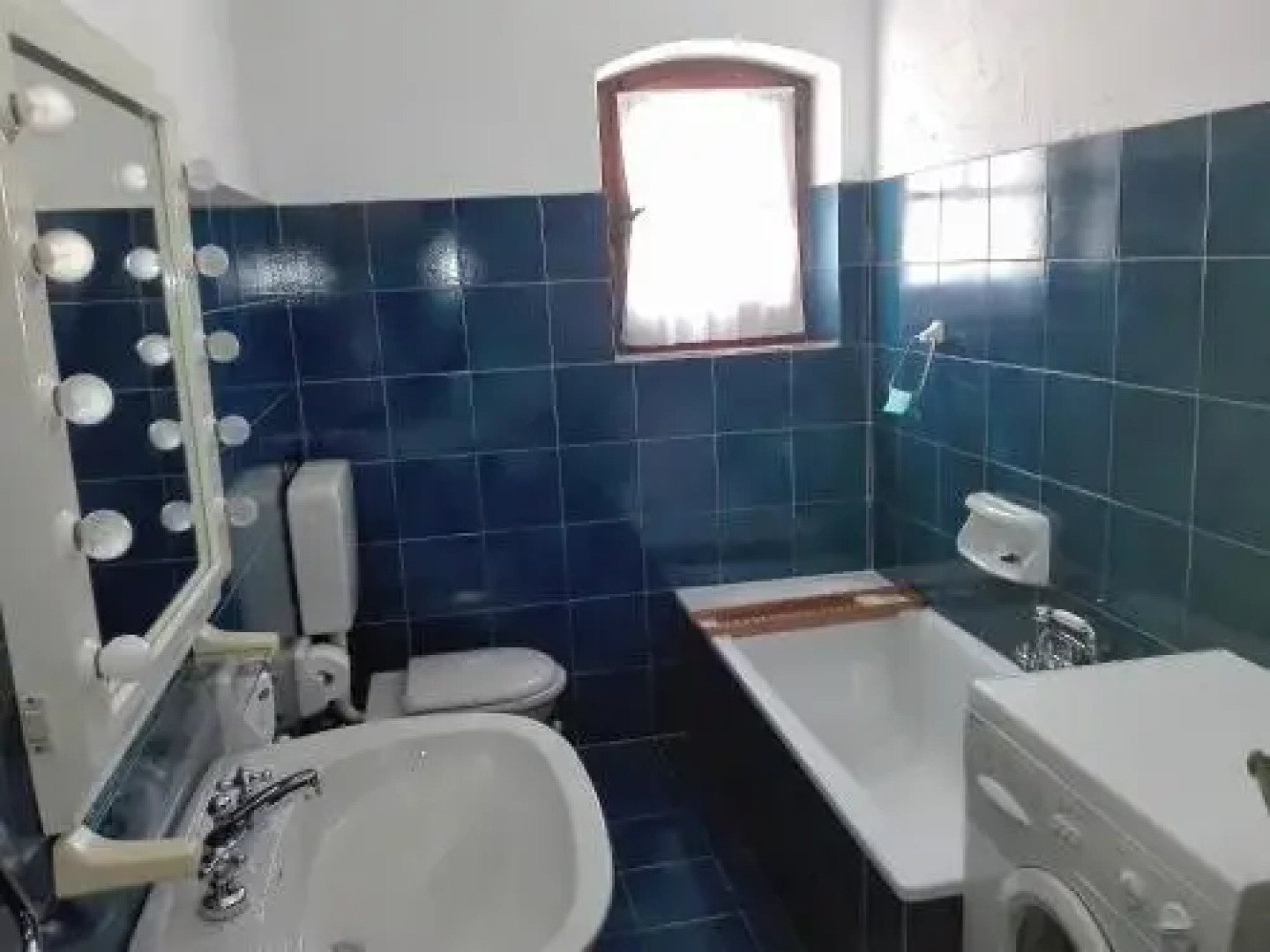 Sul lungomare di Cannigione