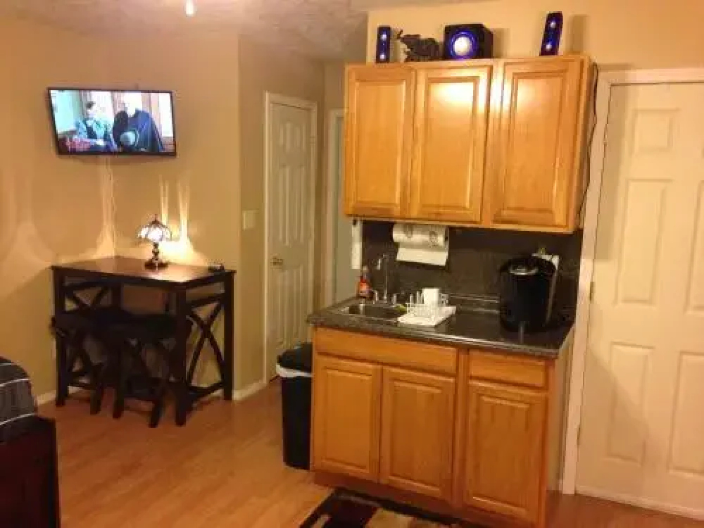 Lewis & Pearl Two-Bedroom Apartment B