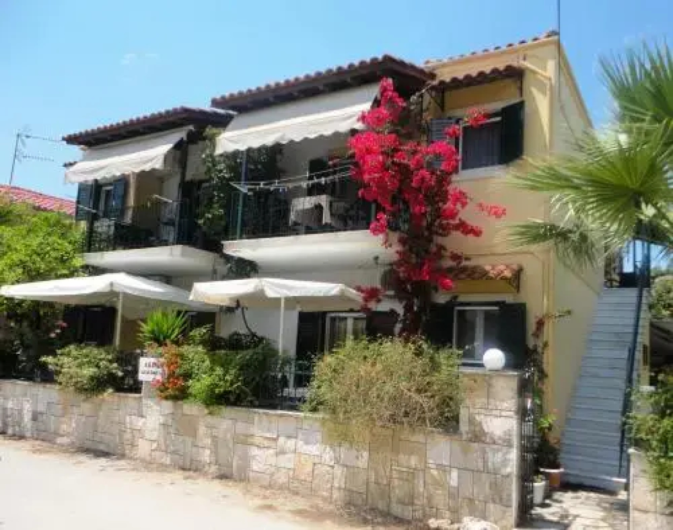 Grivas Apartments