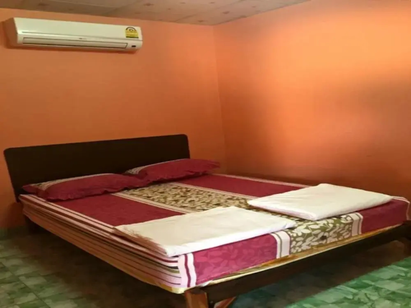 Ruenmai Homestay Lahansai