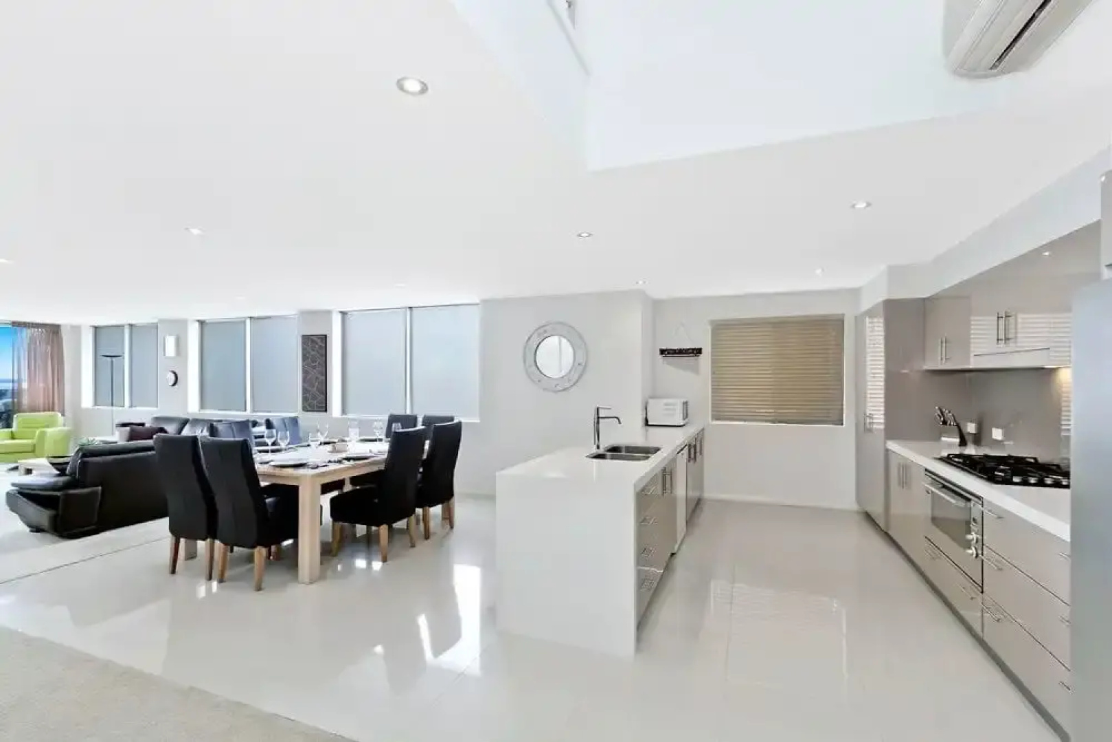 Catalina Luxury Apartments 9