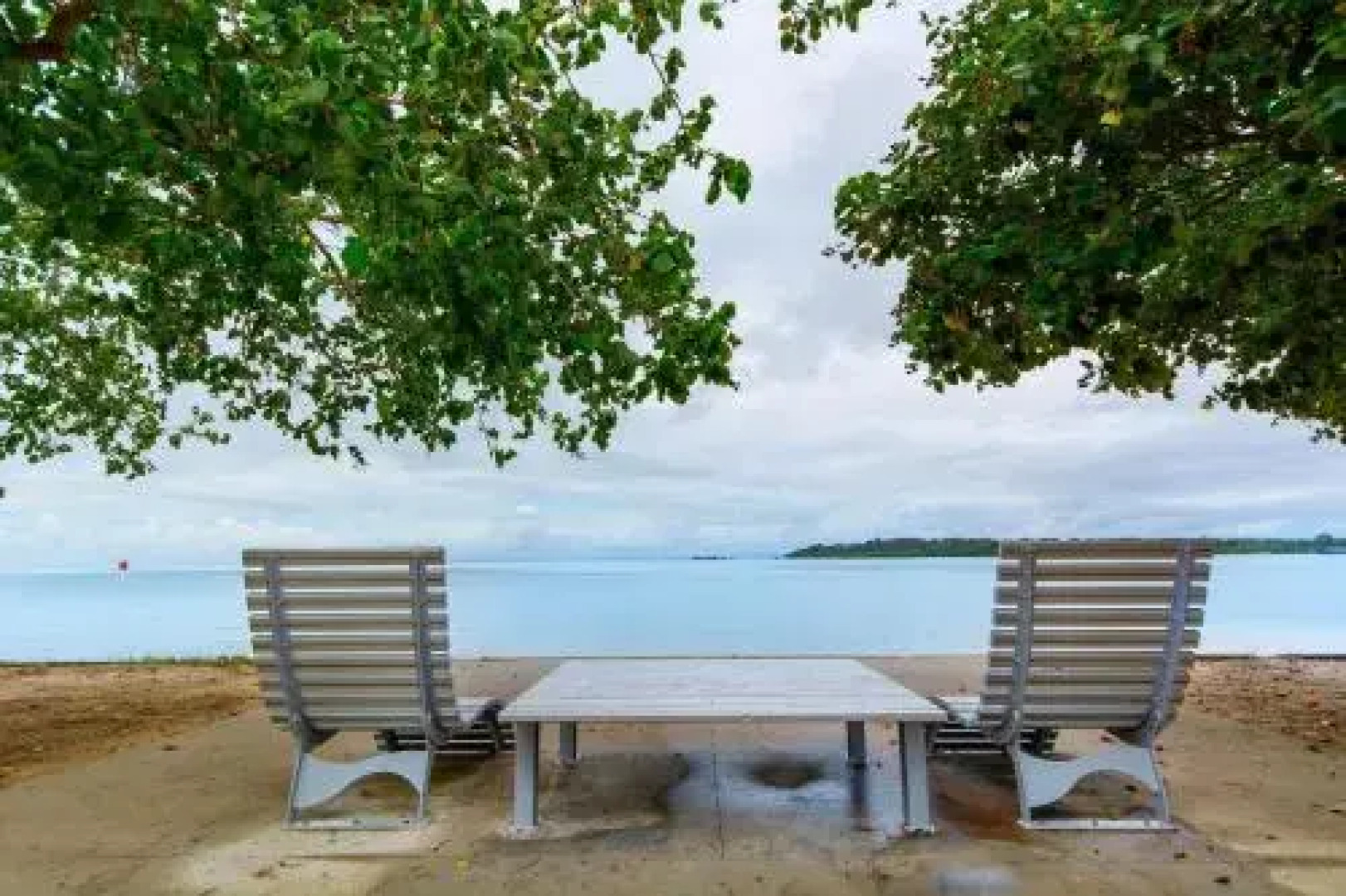 Waterfront Retreat with room for a boat - Welsby Pde, Bongaree