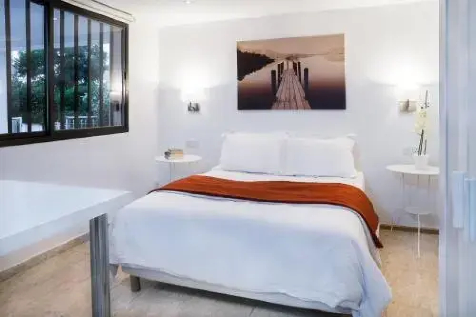 Silver Apartment 3
