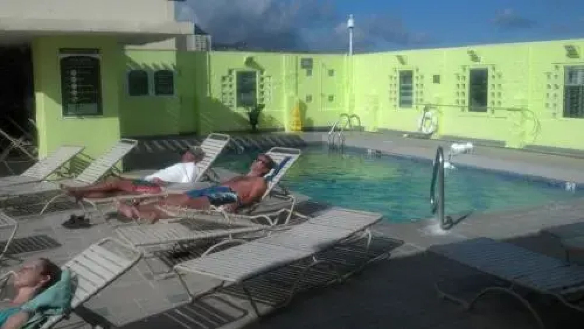 Waikiki Beach Apartments #1409