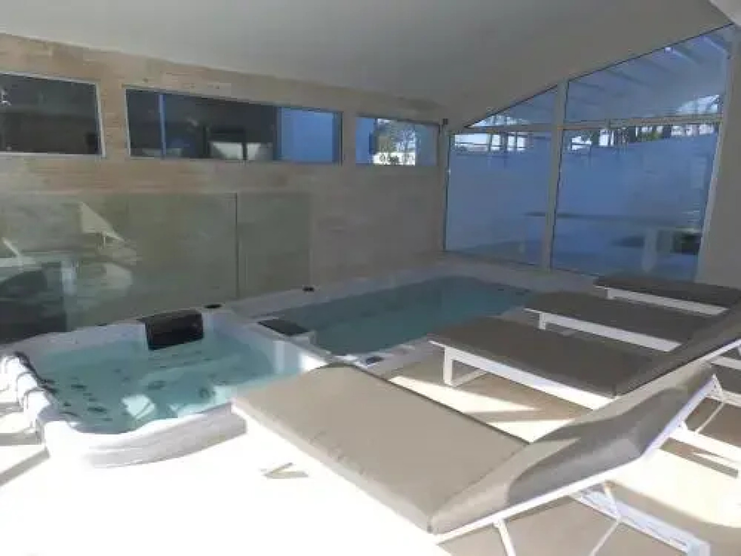 Summer Tower Piso 16