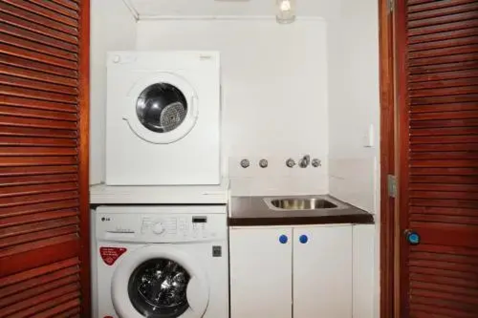 Warroo Apartments