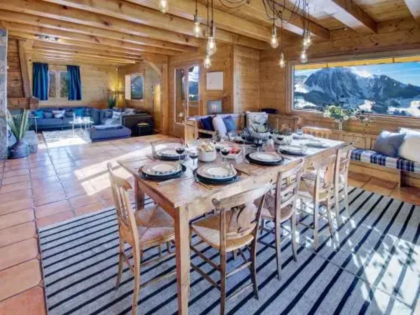 La Grange a L'Ours - OVO Network