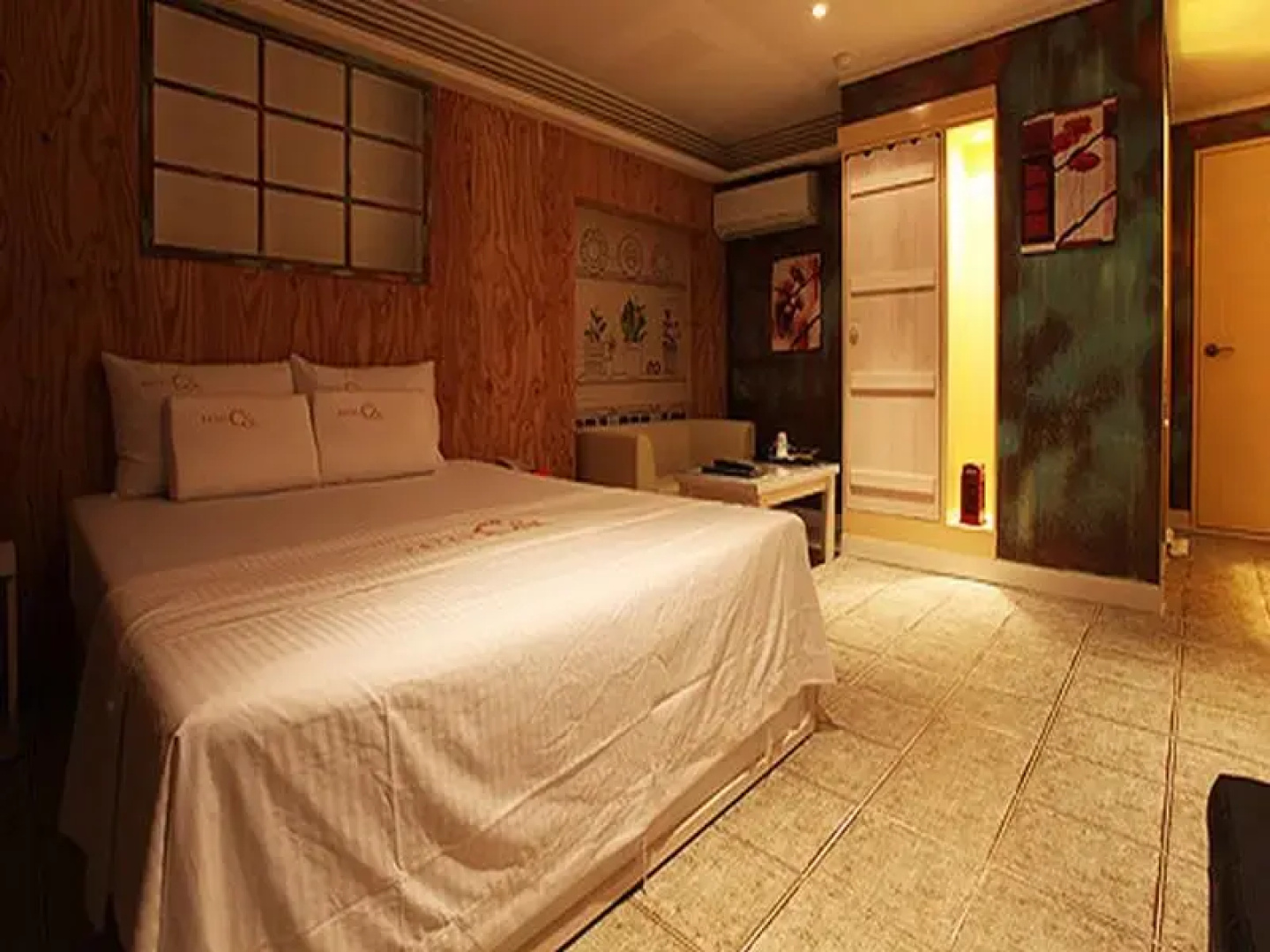 Hotel C&