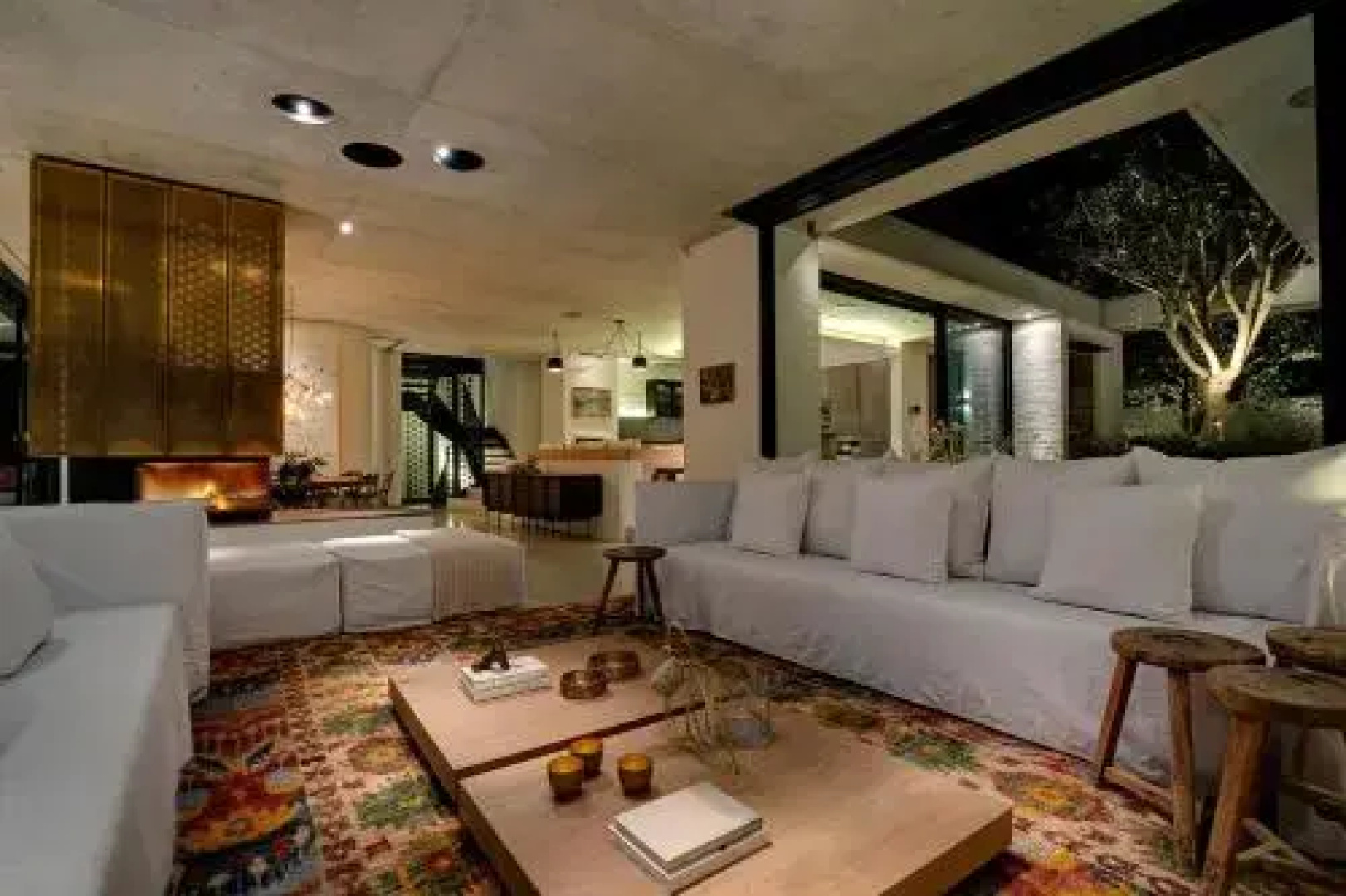 Restio River House