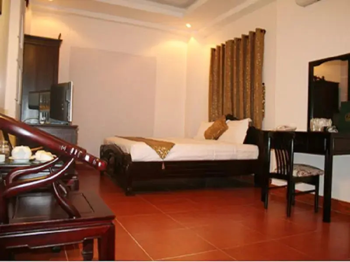 Song Nhat Hotel