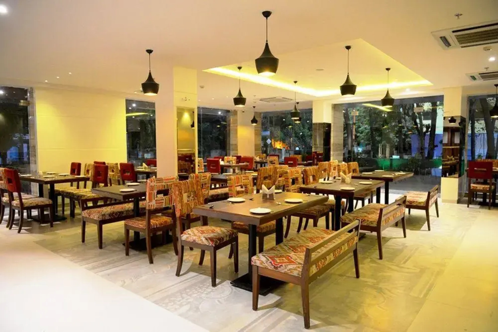Mango Hotels Bhagwati Park