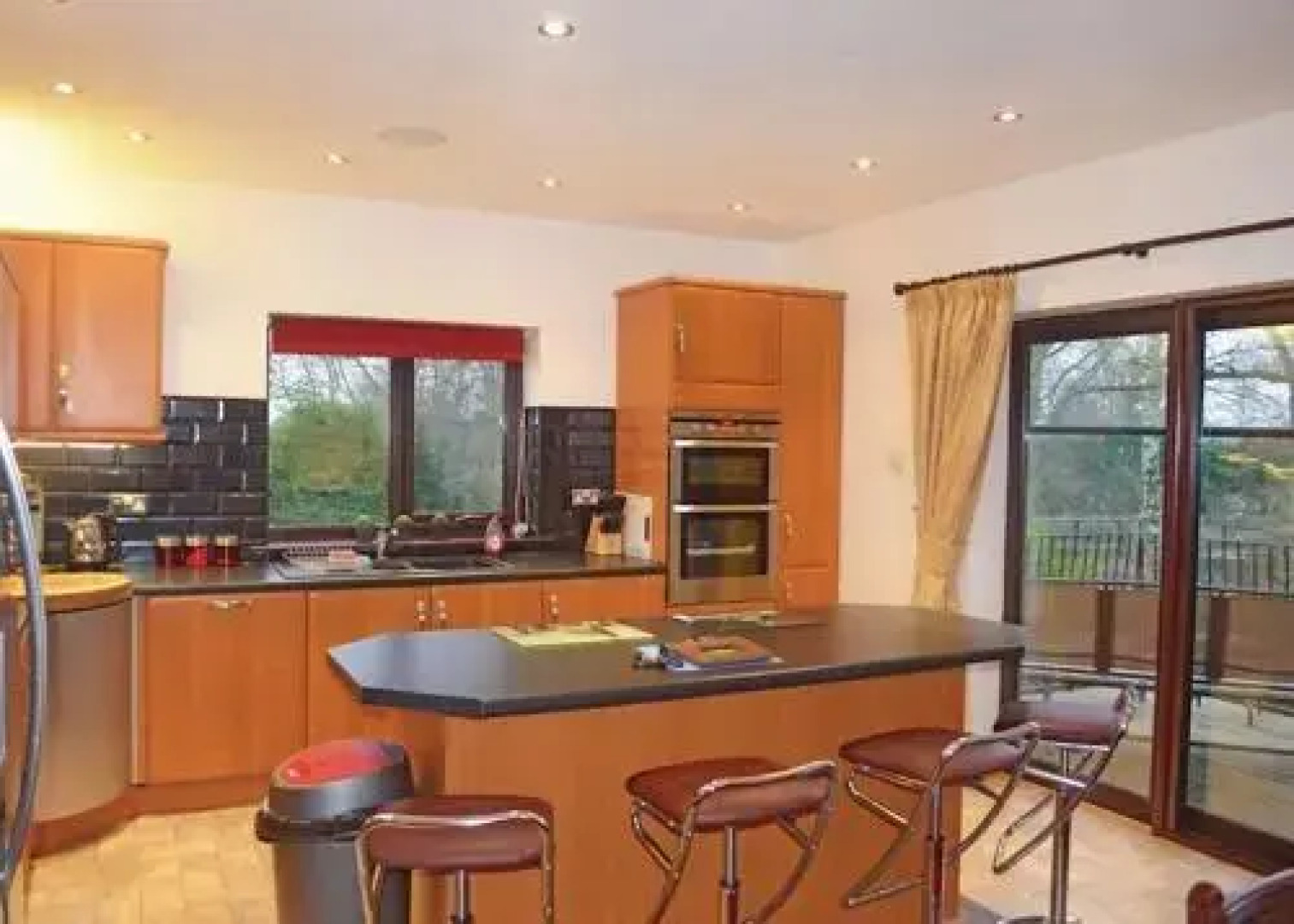 Paradise Lakeside Lodges