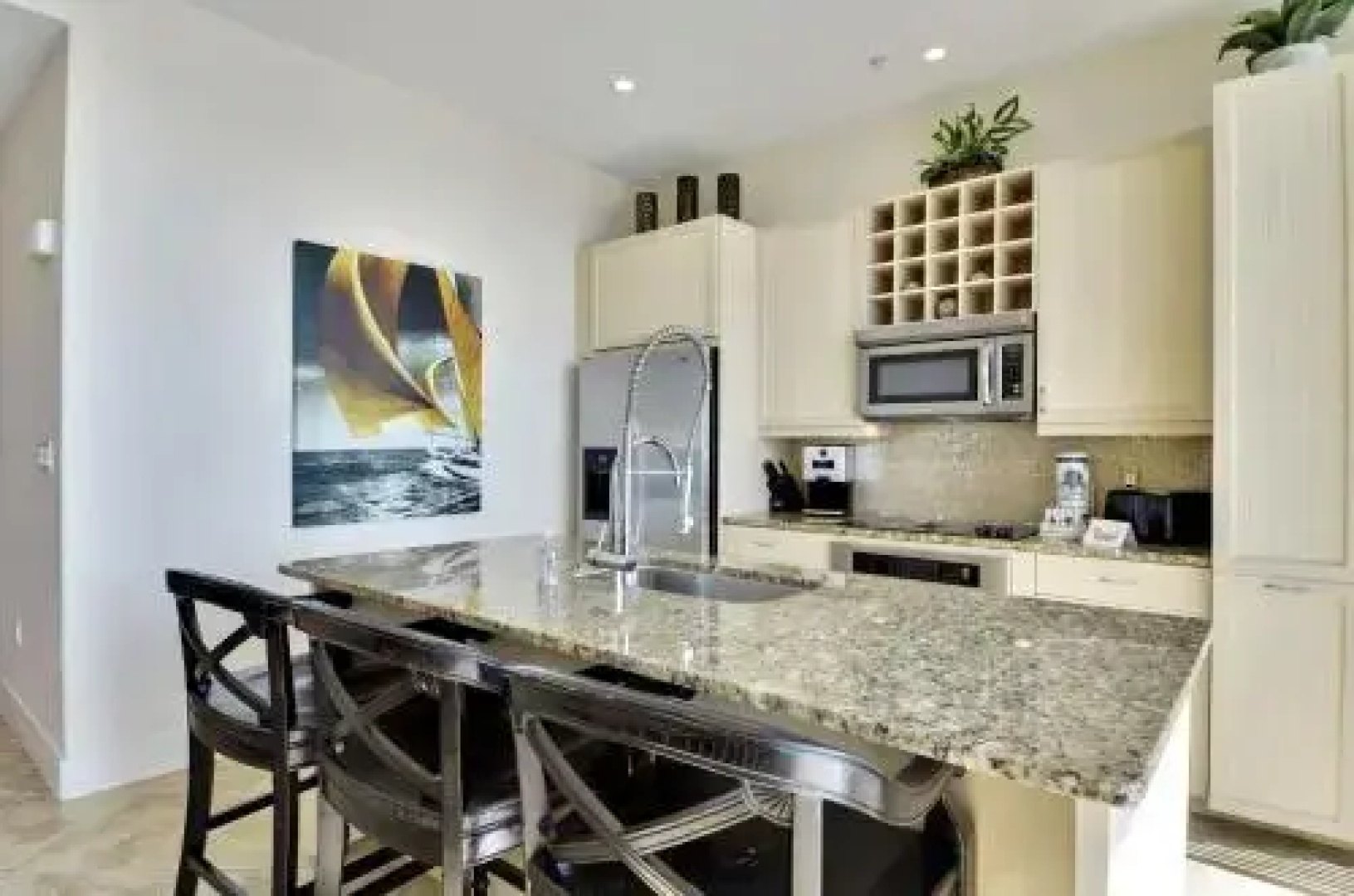 Diamond Beach 603 3 Br condo by RedAwning