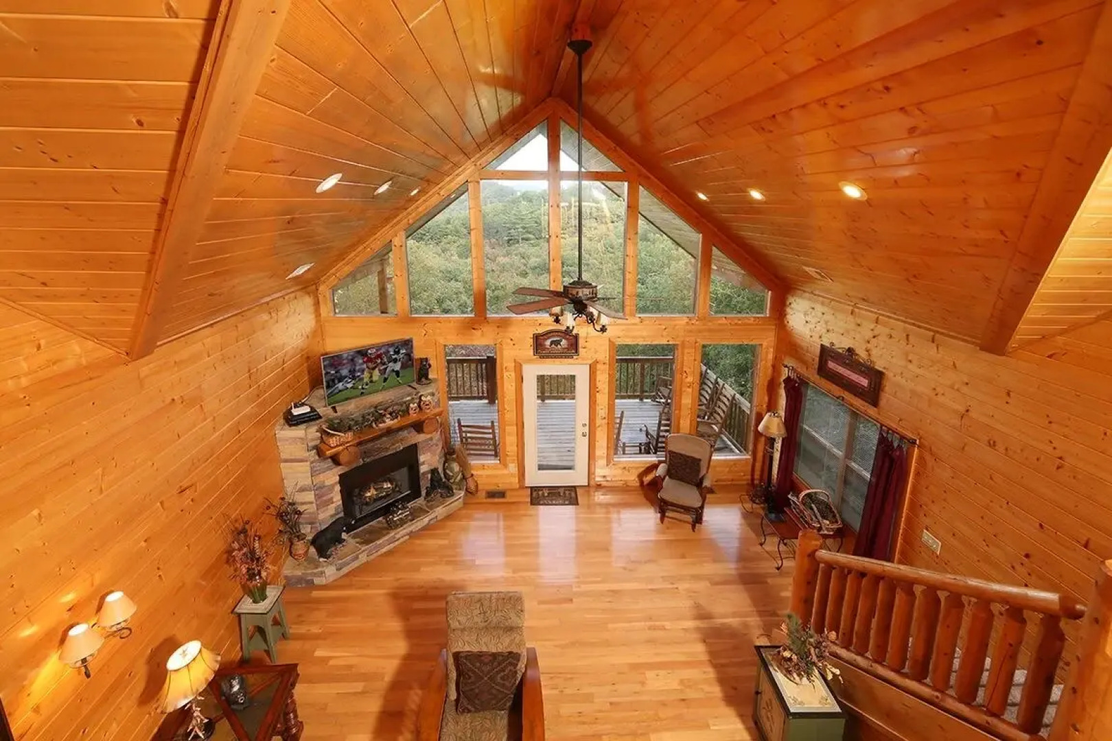 Mountain Shadow 6 Br cabin by RedAwning