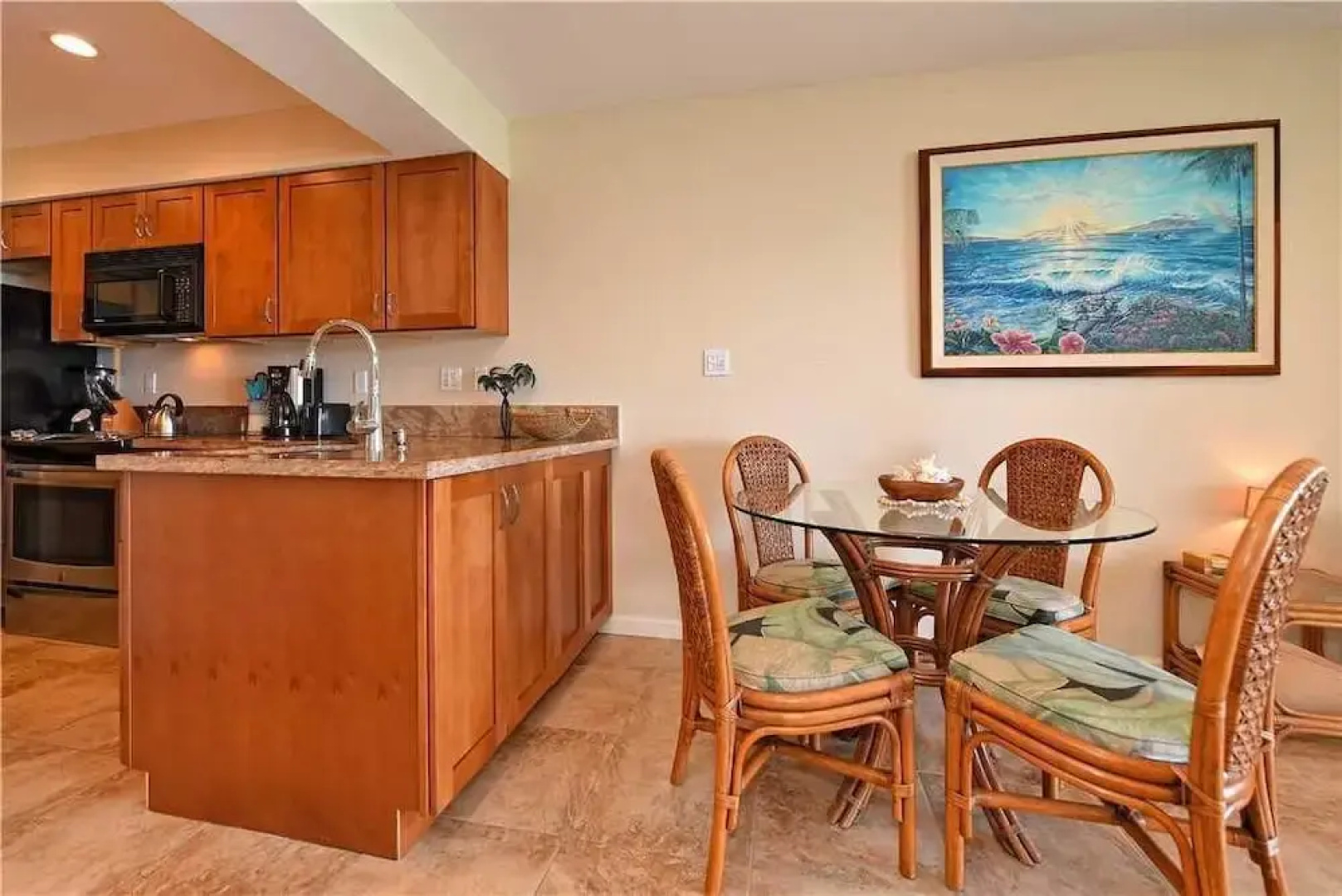 Lokelani #C104 - 1 Br condo by RedAwning