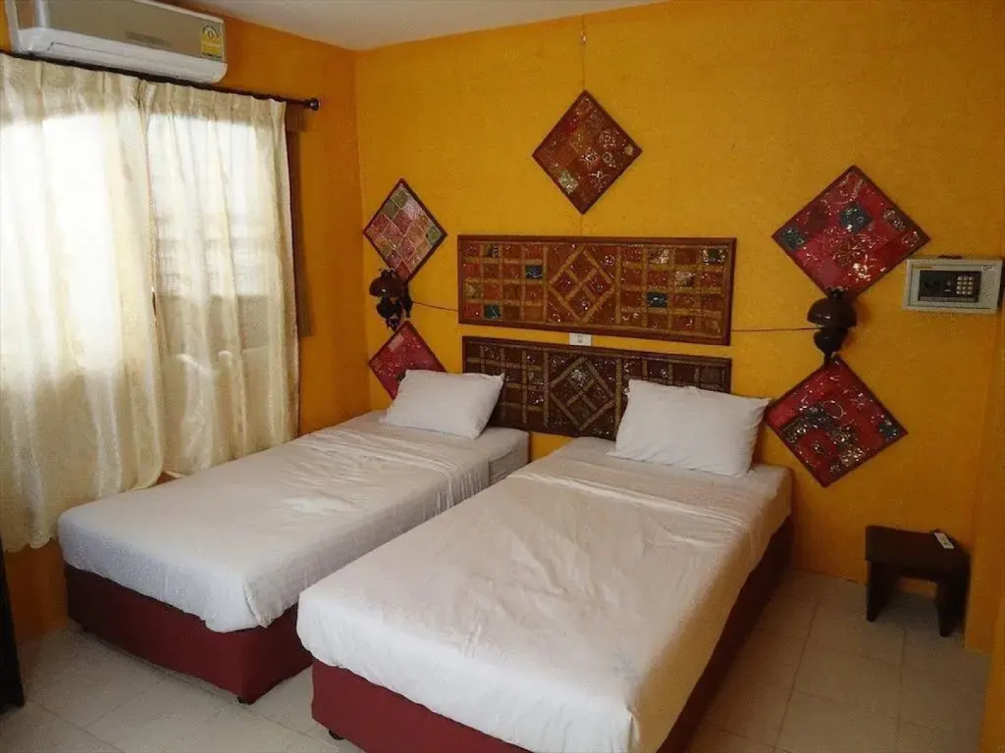 OYO 1103 Pirates House Hotel