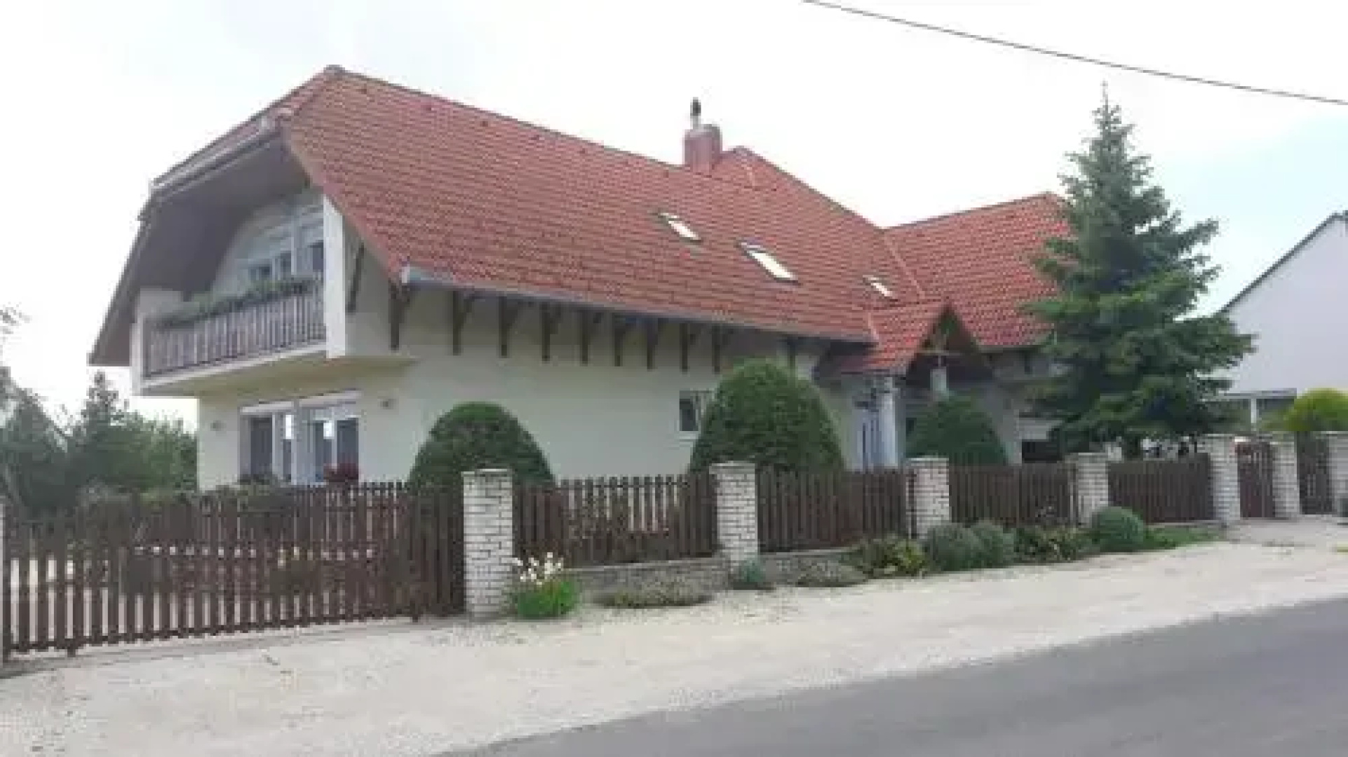 Balaton Apartmanház