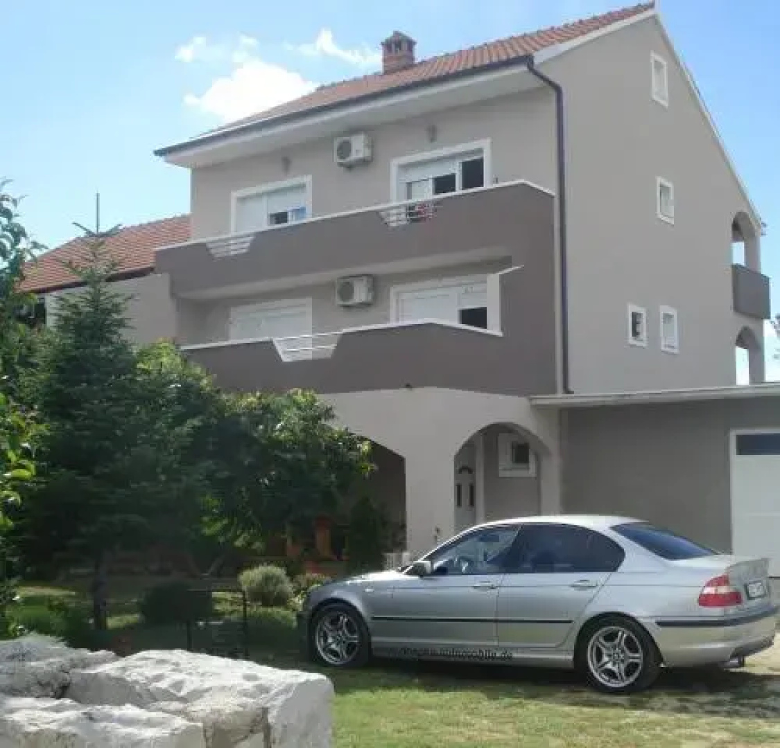 Apartment Custic