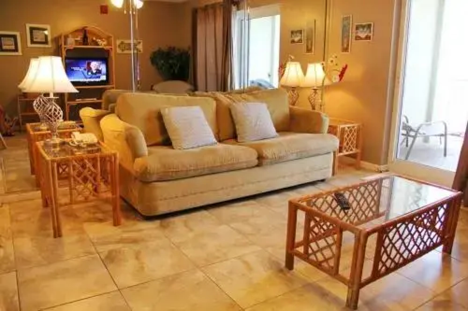 Tradewinds 302 1 Bedroom Condo by RedAwning Orange Beach