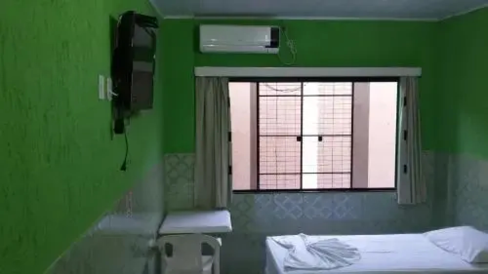 Yves Hotel