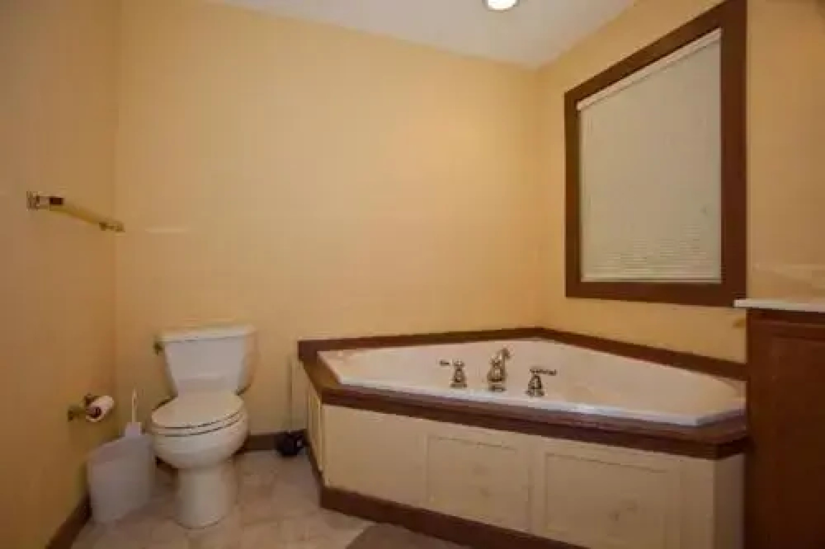 Beech House - 2 Br home by RedAwning