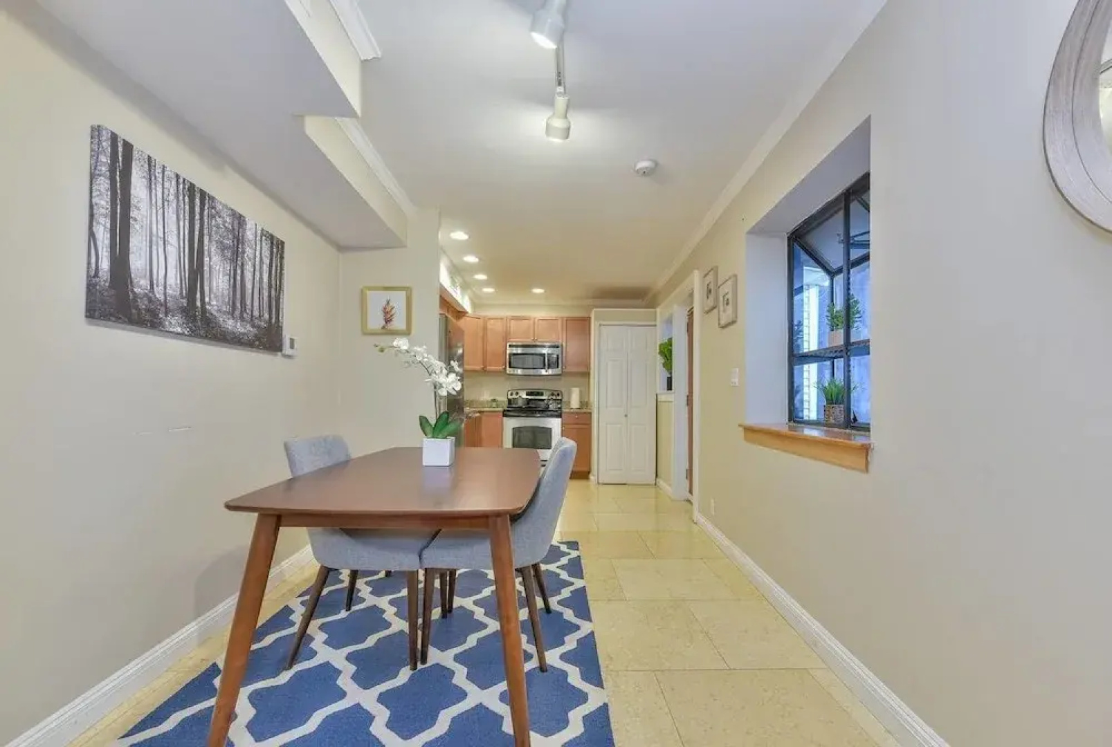 Spacious 1 BR Apt in Beacon Hill by Domio