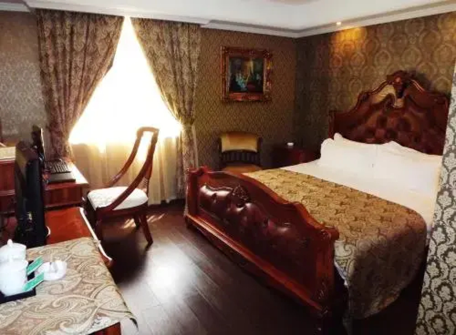 Tongling Louis Castle Inn