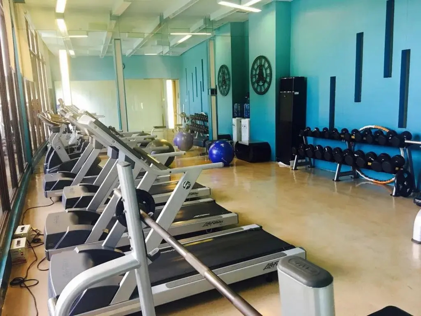 P&S Suites Burgos Circle