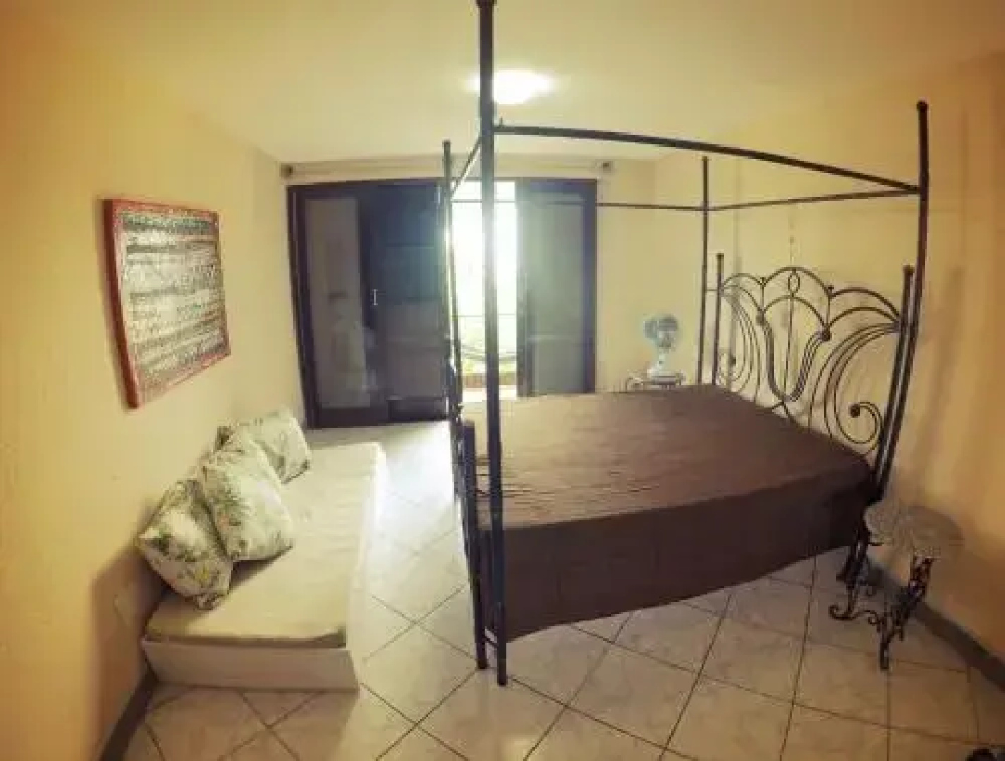 Hostel House 84
