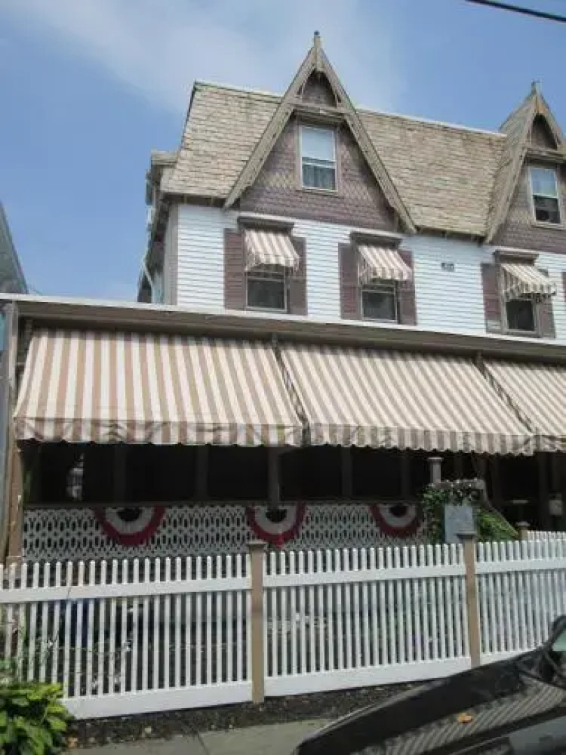 Twin Gables Bed & Breakfast