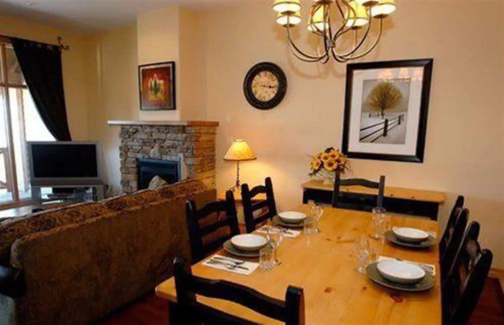 Sullivan Stone Lodge by Rocky Now