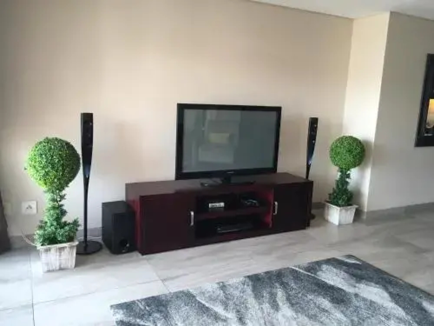 12 Palm Boulevard